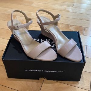 Naturalized Bristol Wedge